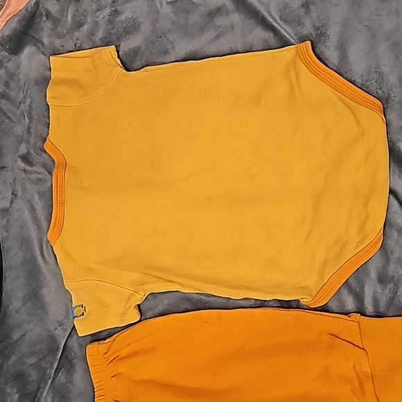 F Carters 2 peice onesie pants set 3-6mo., orange, fish, sea life cute adorable - Picture 8 of 11